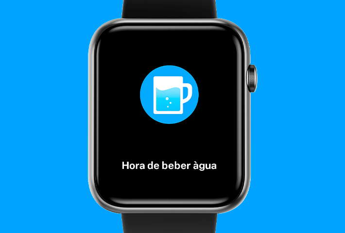 Smartwatch com mensagem de hidratação